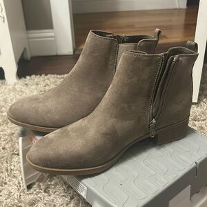 SO Taupe ankle boots. Tags off but never worn.